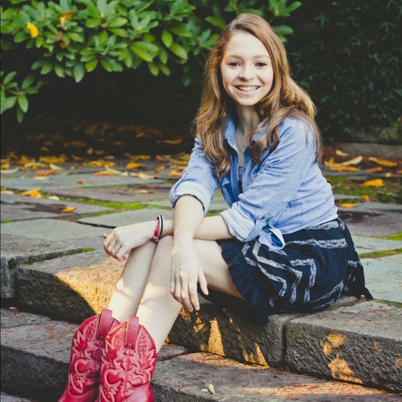 Meet your Posher, Lucy - Picture 6 of 7